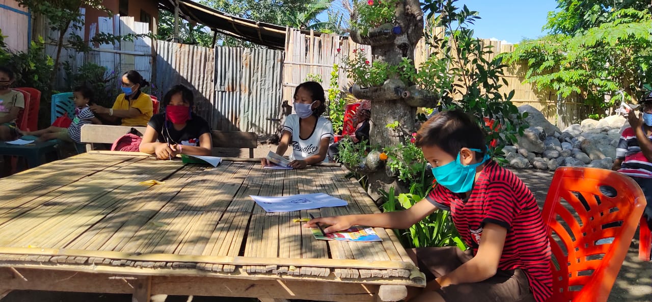 Di Sikka,Program Belajar Dari Rumah Dengan Radio Mendapatkan Apresiasi Dari Masyarakat
