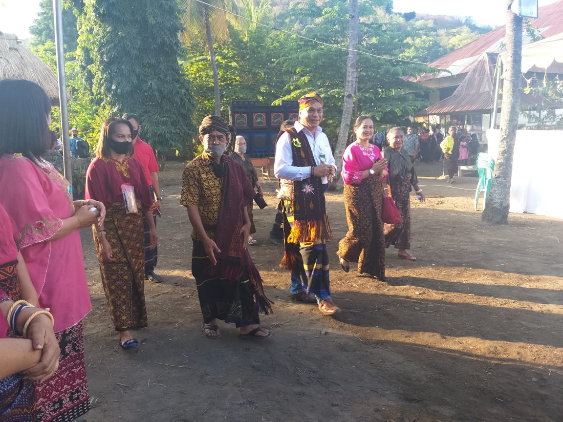 Bupati Sikka, Adat dan Budaya Nian Tana Wajib Kita Lestarikan