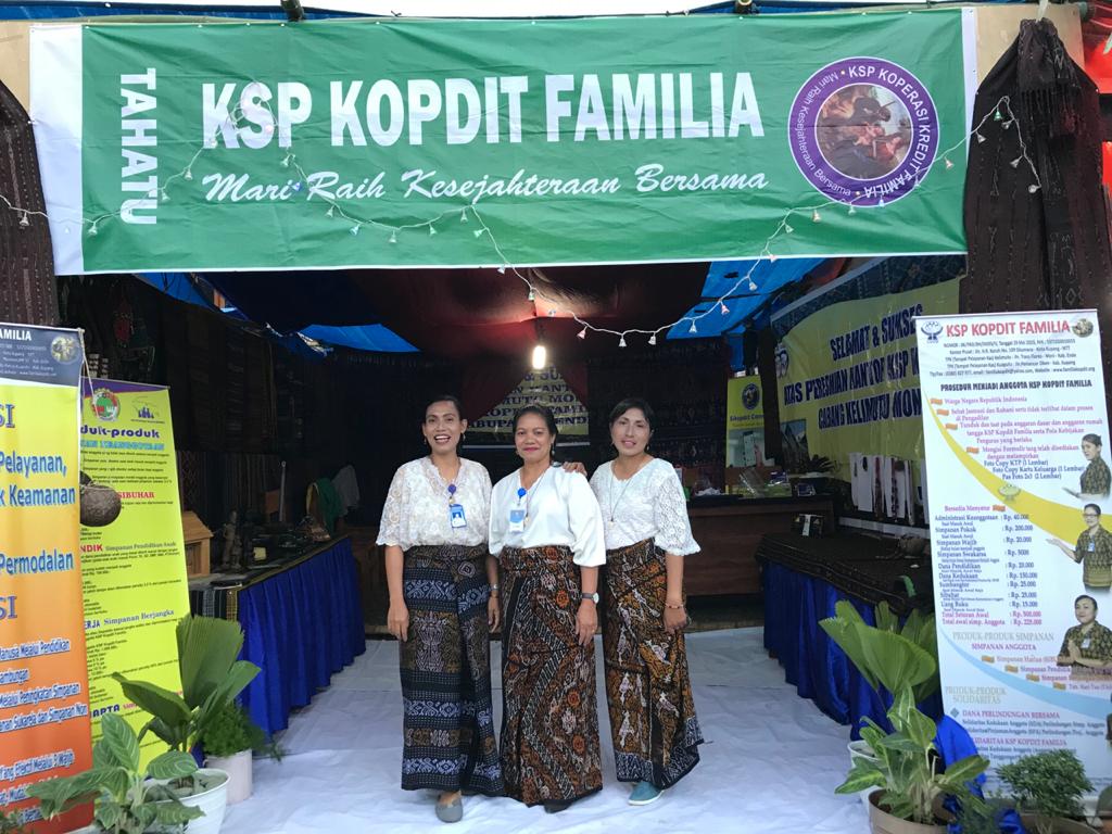 Meriahkan Festival Danau kelimutu, KSP Kopdit Familia Kenalkan Hasil karya Anggota KSP