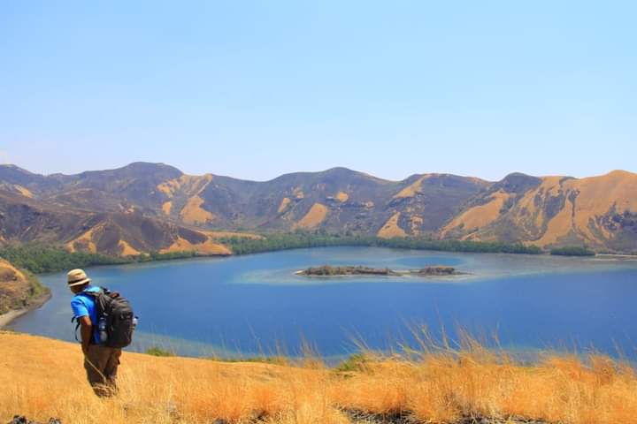 Promosi Wisata, Pemerintah Kecamatan Kota Baru Ende Gelar Apel Bendera di Puncak Lia Ga