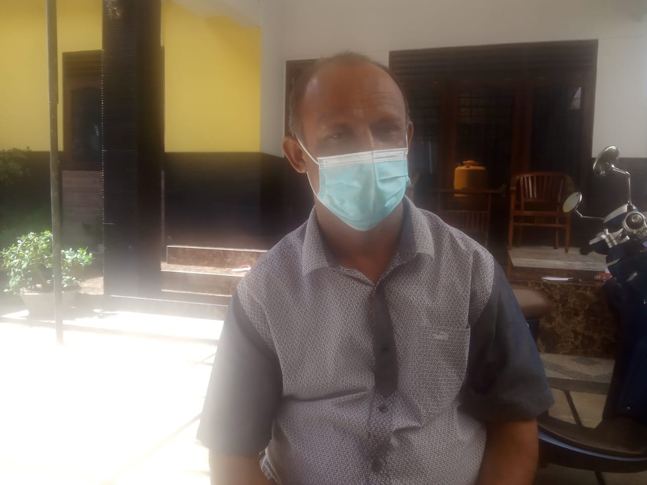 Yulius Cesar Nonga menyatakan dengan adanya Vidio tron tersebut dari sisi pendapatan PAD tidak jelas