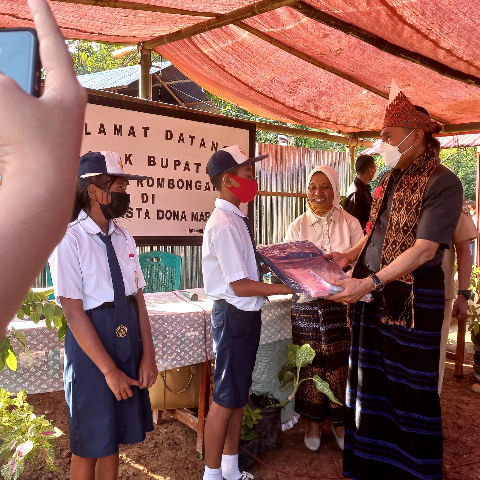 Bupati Ende Meresmikan SMPS Dona Mart, Ditandai Dengan Pembacaan SK Pendirian dan Ijin Operasional