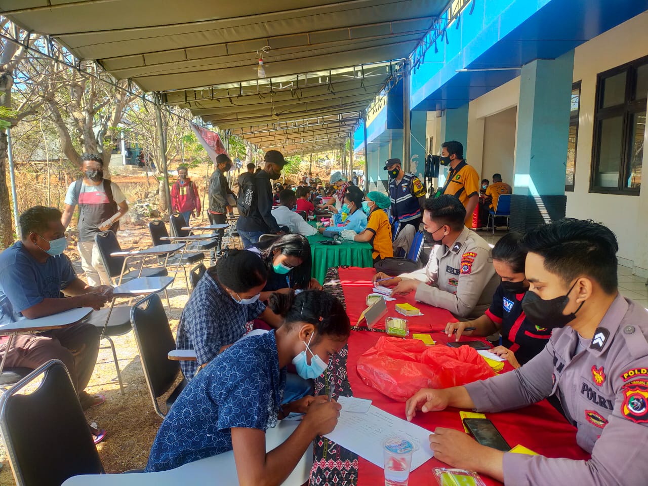 POLRI, GAMKI NTT dan GMKI Cabang Kupang lakukan Vaksin Merdeka Serentak di Kampus IAKN Kupang