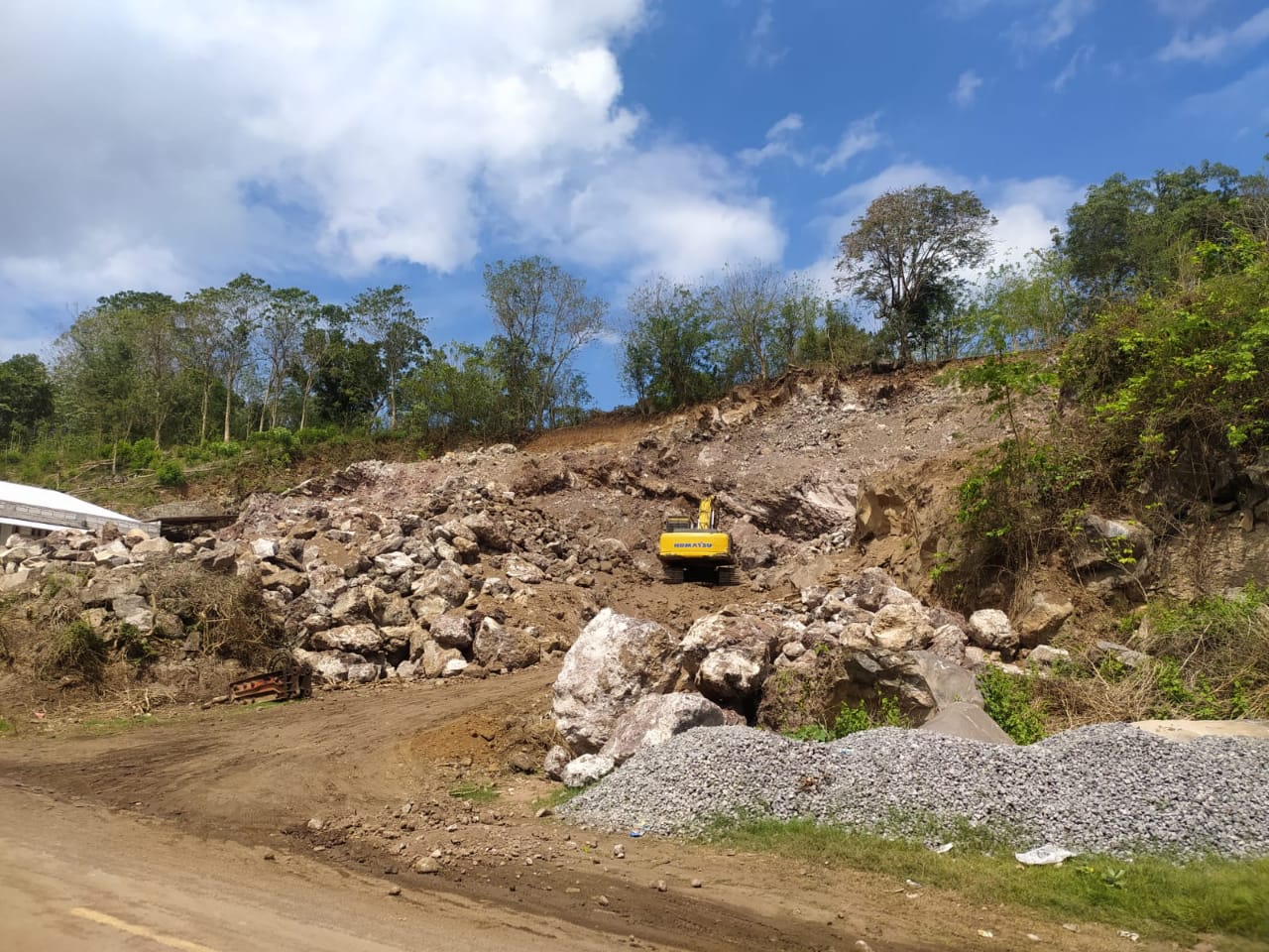 Tambang Galian C Ilegal  Marak Di Manggarai Timur. Selidiki  Jangan Pangku Tangan