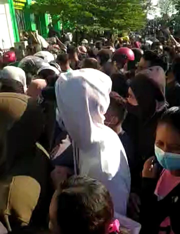 Woow.. Masa Membludak  di Poltekkes Kupang, Siap Potensi Klaster Baru Covid-19 