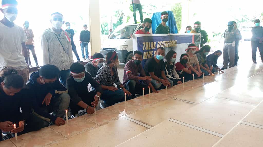 Fadmmab Aksi Bakar Lilin di DPRD NTT Tolak Pembangunan Geothermal Wae Sano